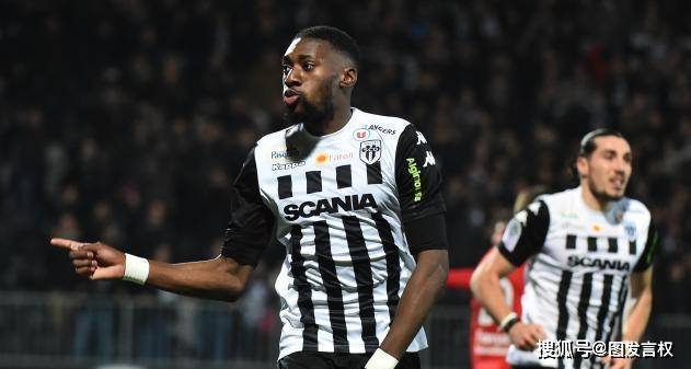  法甲黑马昂热爆冷逼平巴黎，防线表现惊艳  