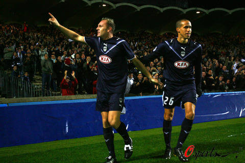  雷恩主场不敌升班马，球迷抗议管理层决策  