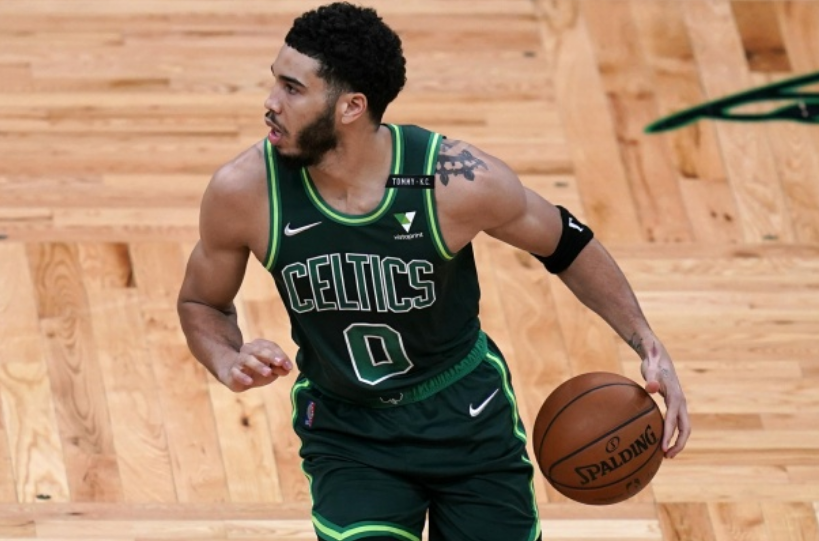  塔图姆单场10三分刷新队史纪录  